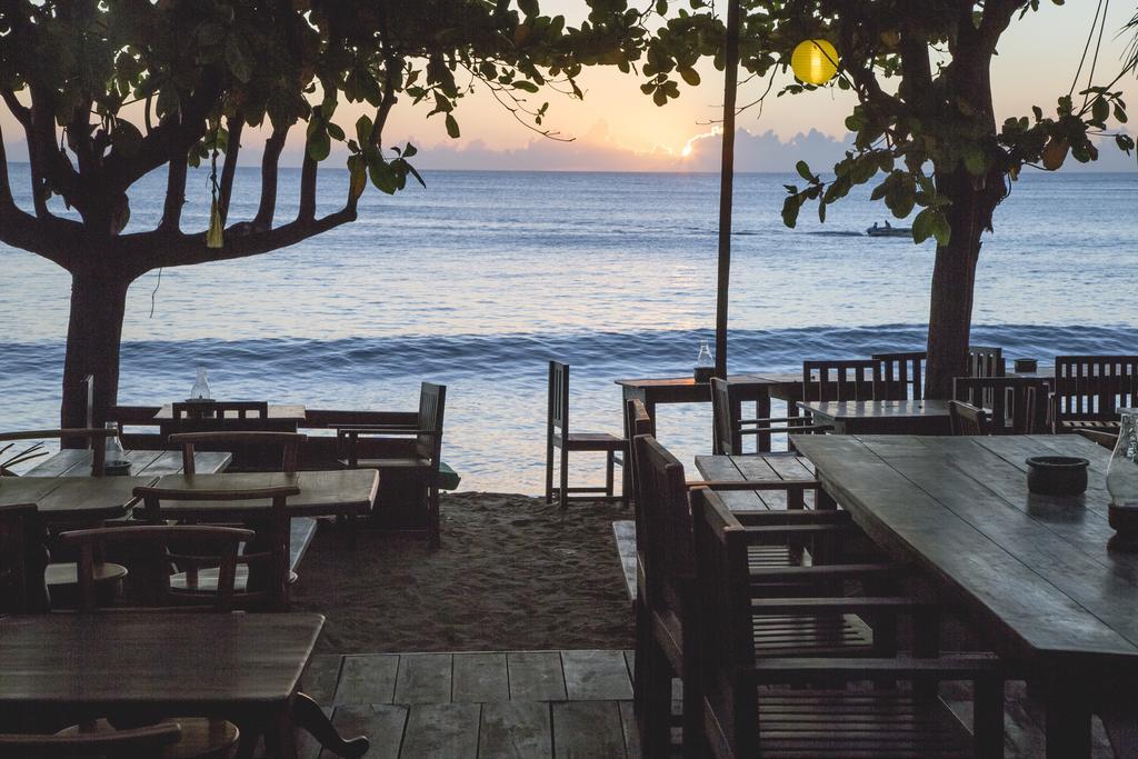 Gecko Restaurant&Rooms Baie d'Arugam Extérieur photo